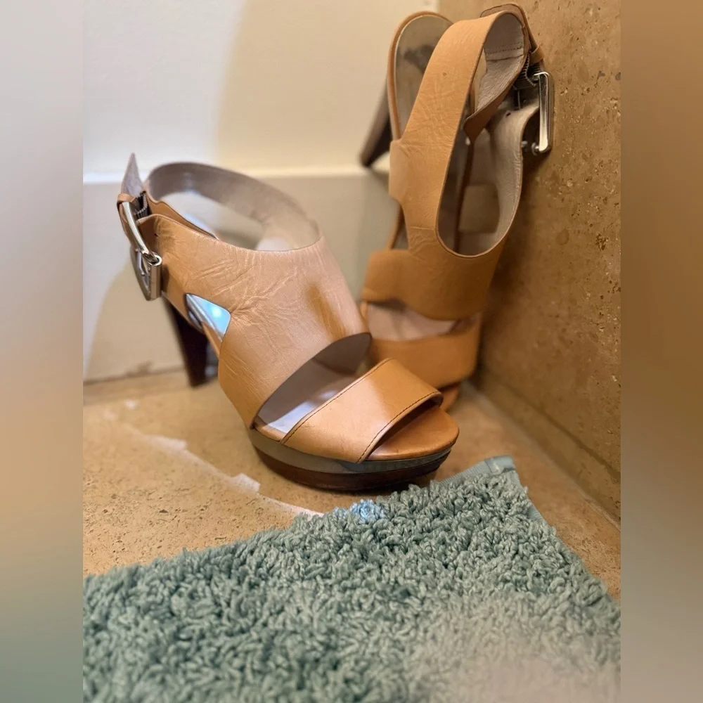 MICHAEL Michael Kors Carla Nude Leather Platform Wood stacked heel Sandals 7